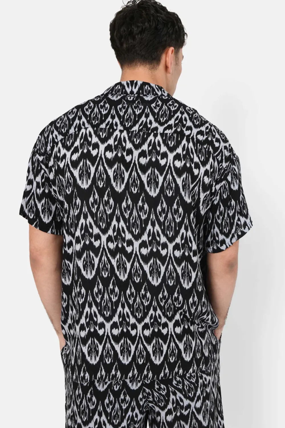 chemise_fluide_motif_azteque_noir_4.webp Homme Sixth June Hauts | Chemise Fluide Motif Azteque Noir