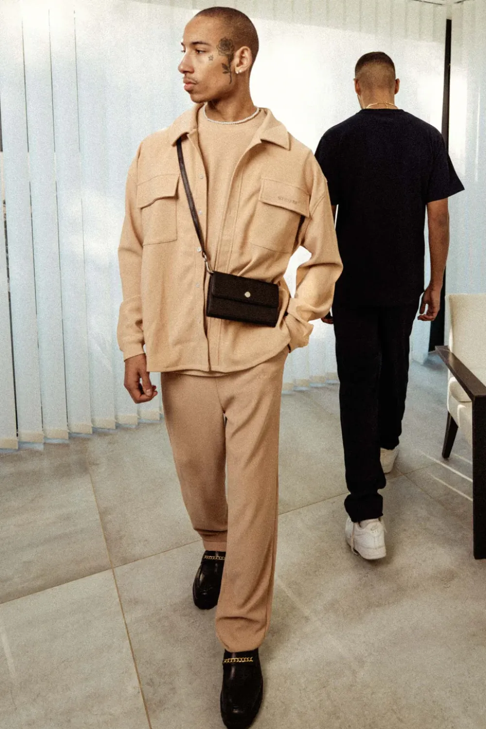 chemise_plissee_loose_beige_5.webp Homme Sixth June Hauts | Chemise Plissee Loose Beige