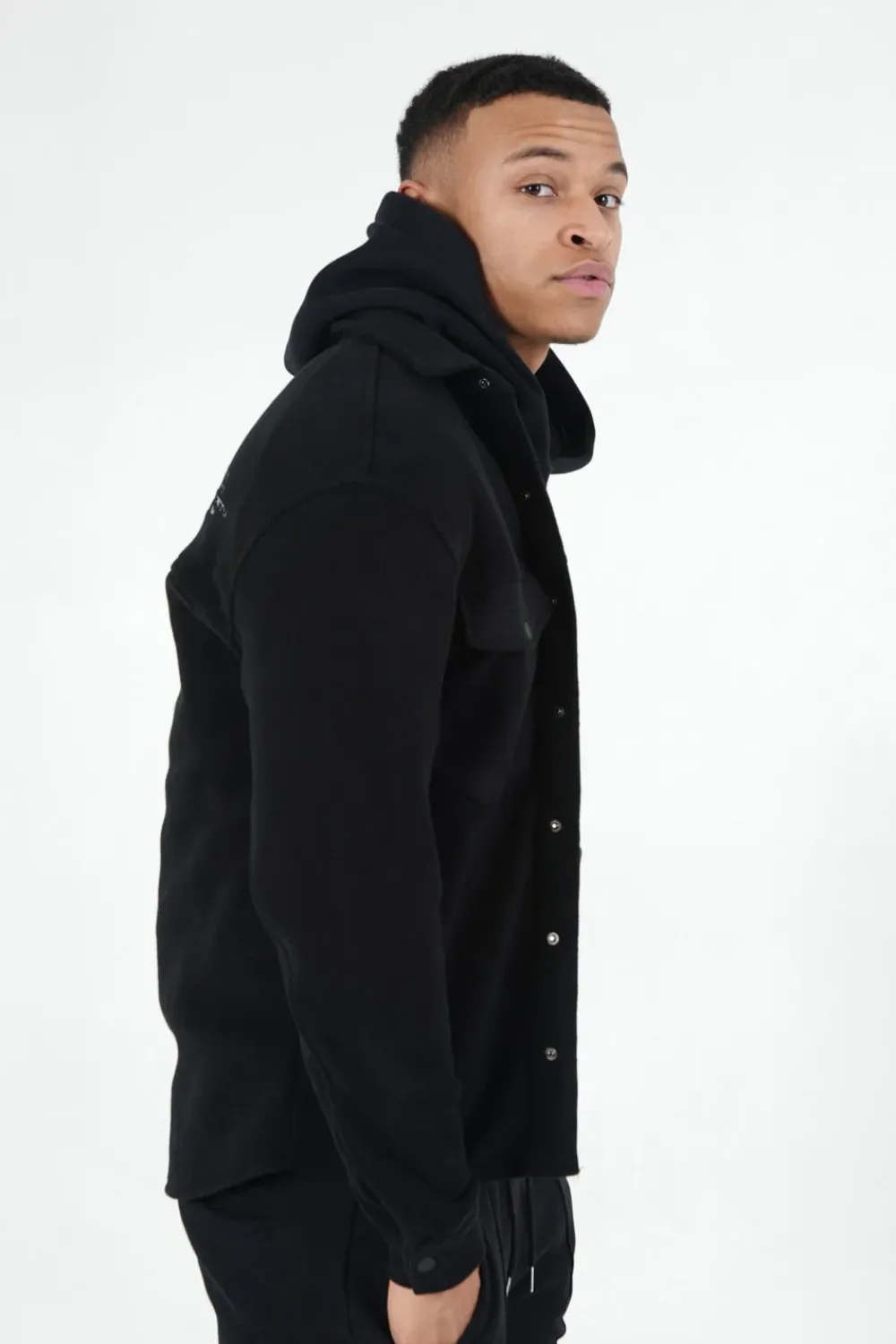 chemise_polaire_logo_arriere_brode_noir_3.webp Homme Sixth June Hauts | Chemise Polaire Logo Arriere Brode Noir