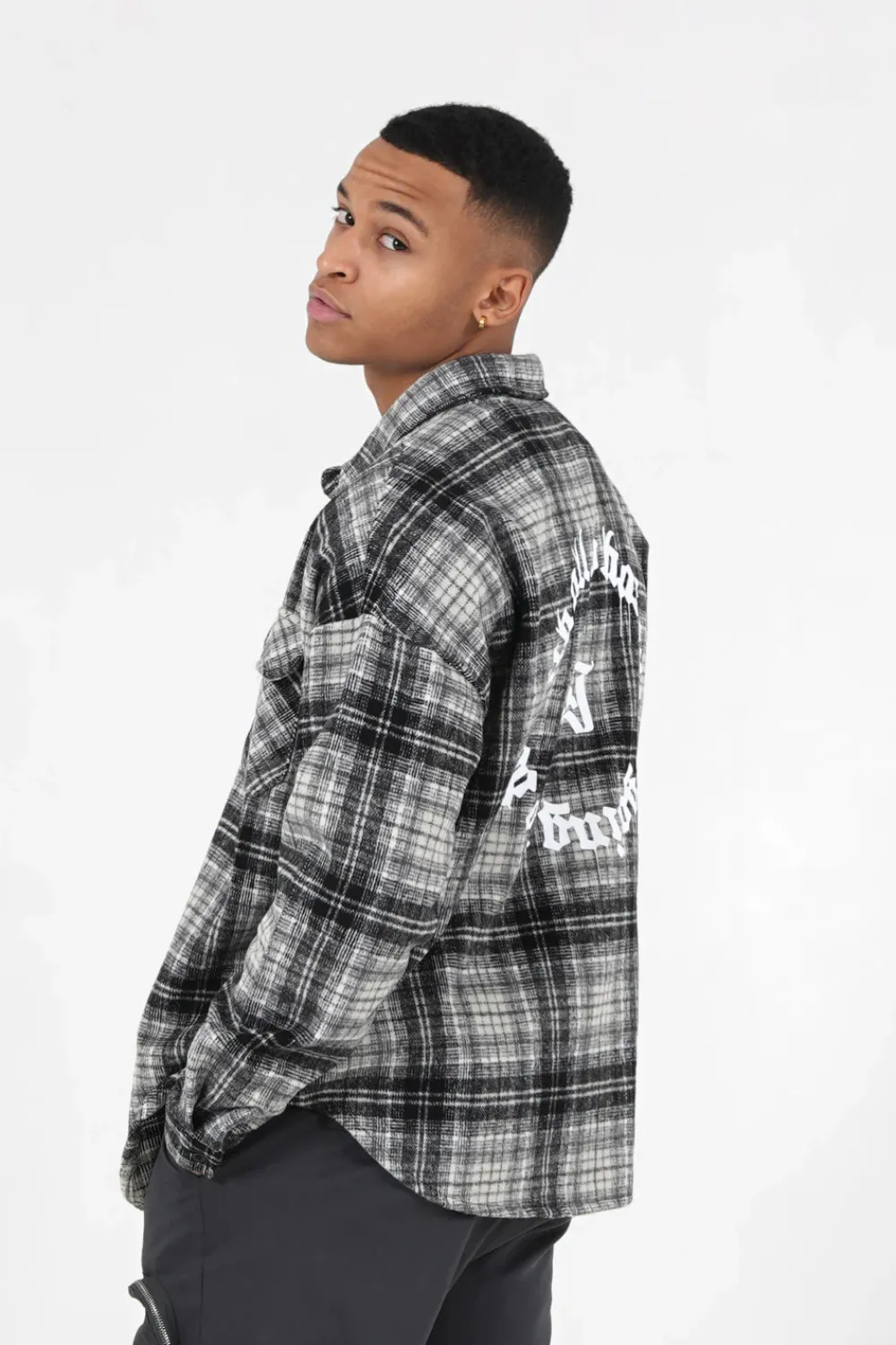 chemise_polaire_tartan_gris_fonce_3.webp Homme Sixth June Hauts | Chemise Polaire Tartan Gris Fonce