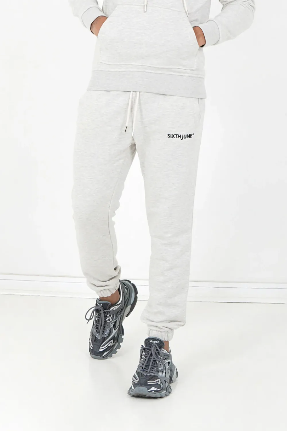 Homme Sixth June Pantalons | Jogging Soft Logo Brode Gris Clair