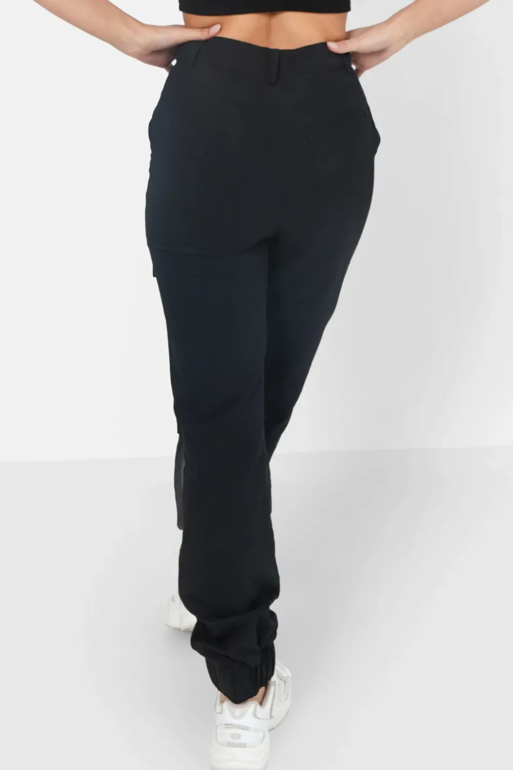 pantalon_cargo_chevilles_elastique_noir_4.webp Femme Sixth June Pantalons | Pantalon Cargo Chevilles Elastique Noir