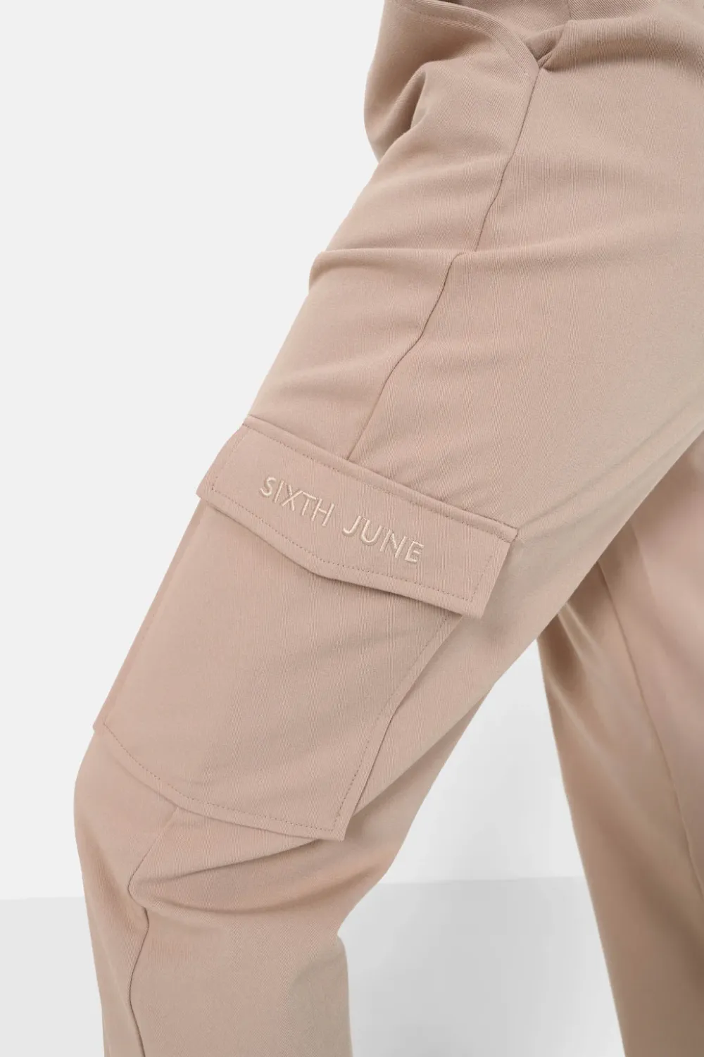 pantalon_cargo_logo_brode_beige_2.webp Femme Sixth June Pantalons | Pantalon Cargo Logo Brode Beige