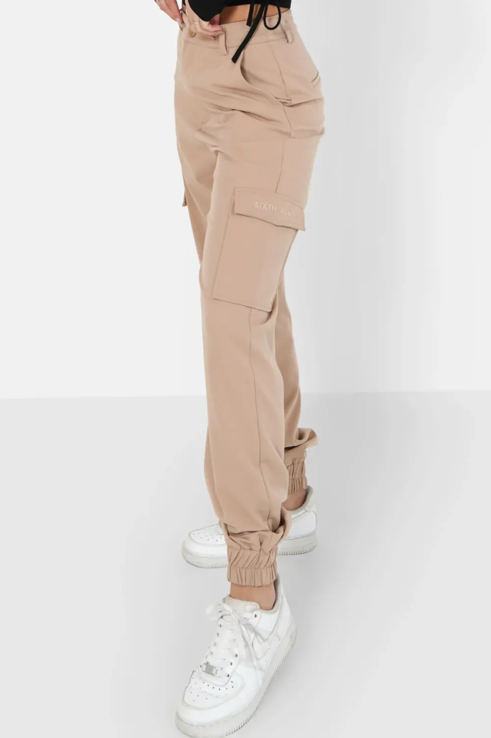 pantalon_cargo_logo_brode_beige_3.webp Femme Sixth June Pantalons | Pantalon Cargo Logo Brode Beige