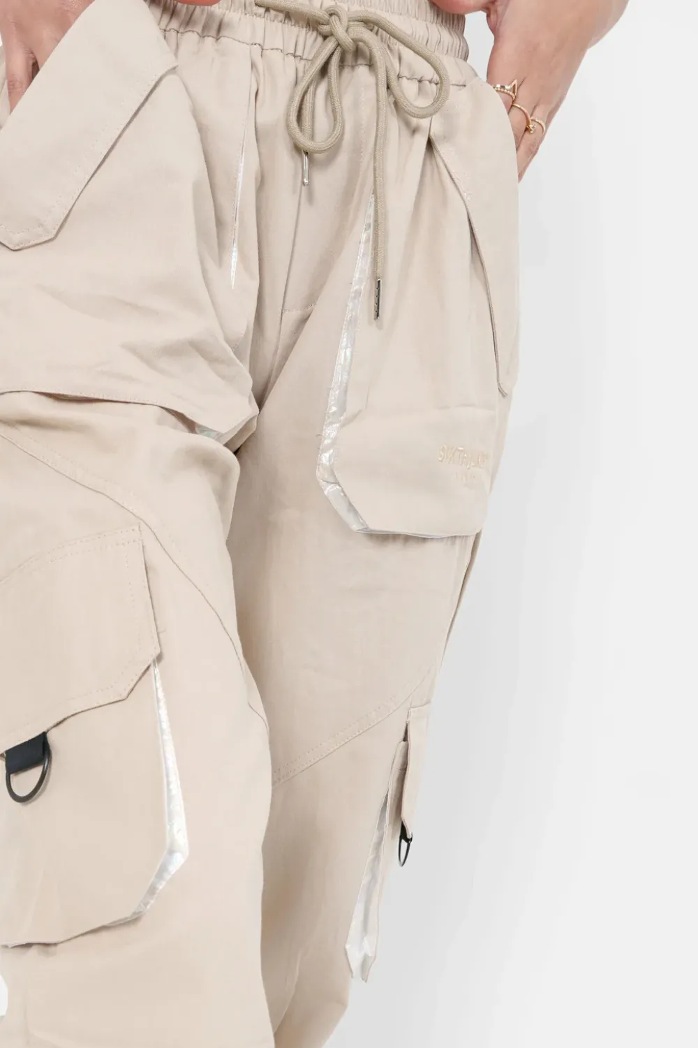 pantalon_cargo_logo_large_beige_2.webp Femme Sixth June Pantalons | Pantalon Cargo Logo Large Beige