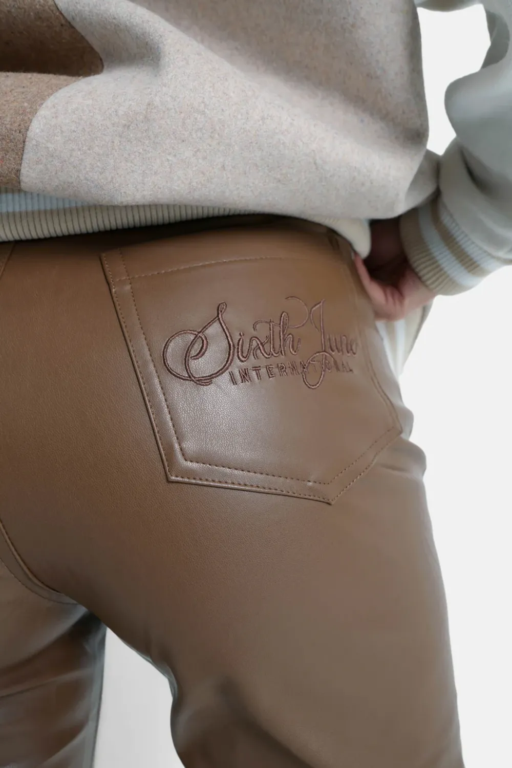 pantalon_flare_simili_cuir_marron_2.webp Femme Sixth June Pantalons | Pantalon Flare Simili Cuir Marron