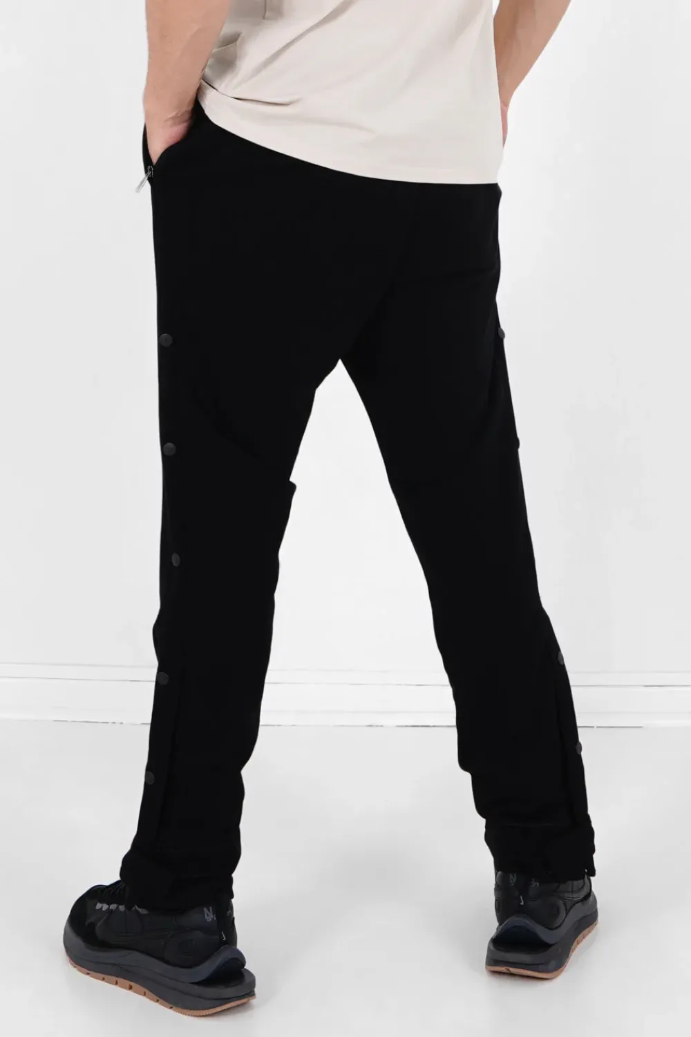 pantalon_jogging_boutons_noir_4.webp Homme Sixth June Pantalons | Pantalon Jogging Boutons Noir
