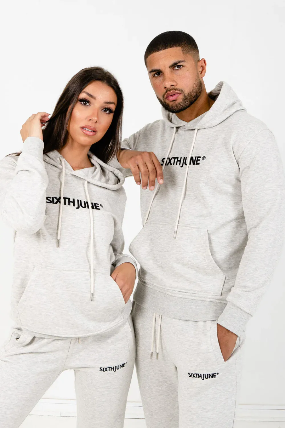 sweatshirt_capuche_logo_brode_gris_clair_6.webp Homme Sixth June Sweats | Sweatshirt Capuche Logo Brode Gris Clair