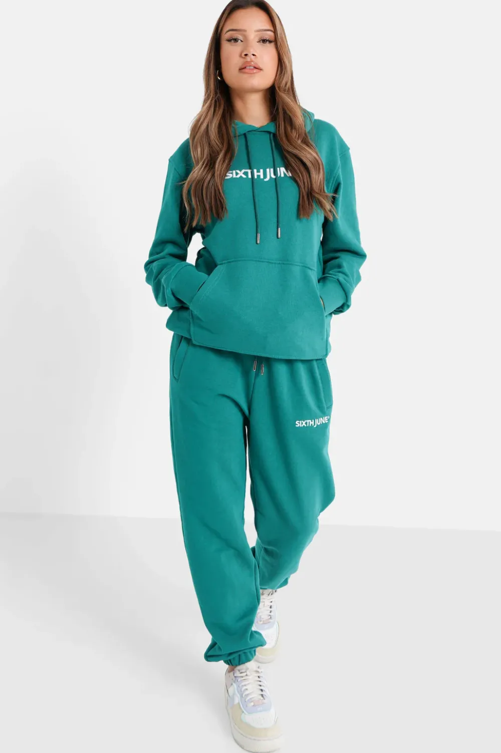 sweatshirt_capuche_logo_brode_vert_5.webp Homme Sixth June Sweats | Sweatshirt Capuche Logo Brode Vert