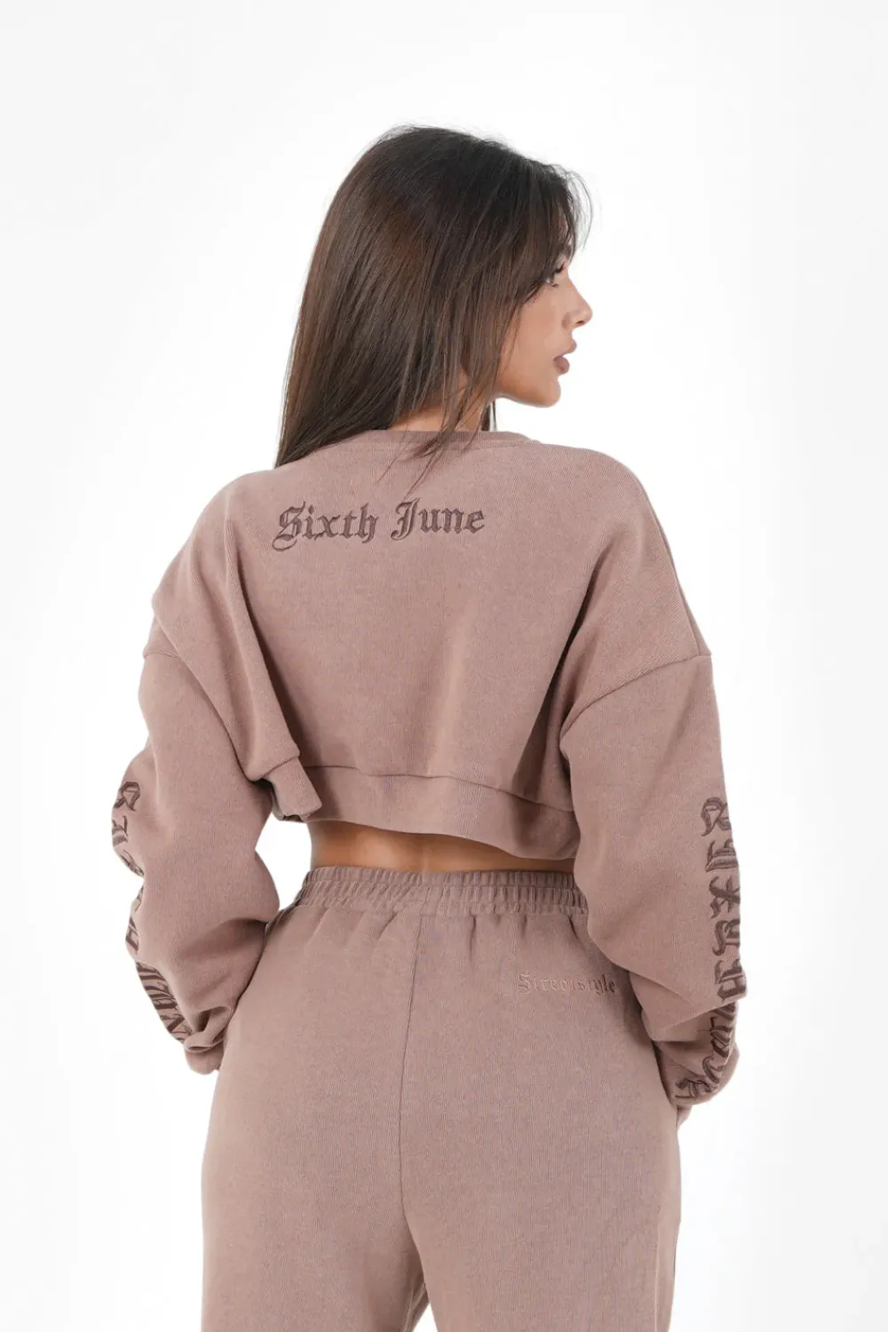sweatshirt_court_crew_gothique_beige_fonce_4.webp Femme Sixth June Sweats | Sweatshirt Court Crew Gothique Beige Fonce