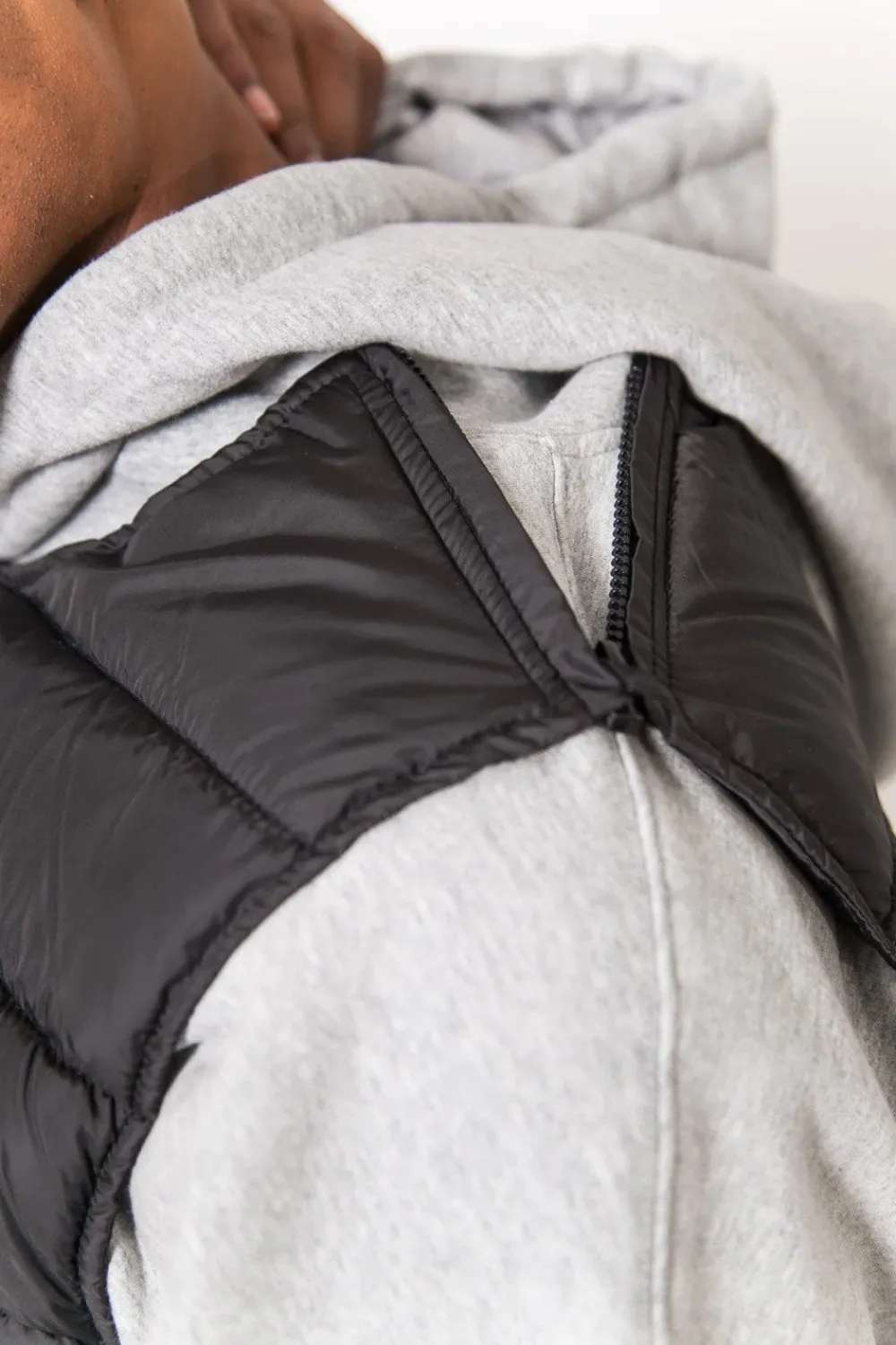 veste_bangfire_matelassee_sans_manches_noir_2.webp Homme Sixth June Manteaux | Veste Bangfire Matelassee Sans Manches Noir