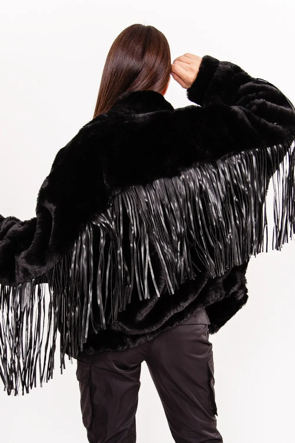 veste_fausse_fourrure_franges_noir_3.webp Femme Sixth June Manteaux | Veste Fausse Fourrure Franges Noir